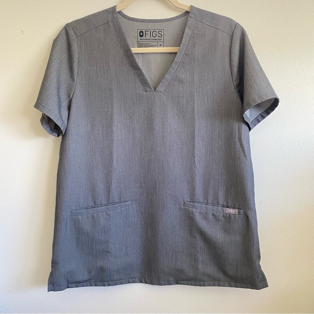FIGS Casma Three-Pocket Scrub Top